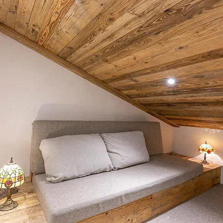 De Prestige Avec Cheminee Au Centre De Val-d'isere, A Proximite Des Pistes Et Commerces - Fr-1-694-205