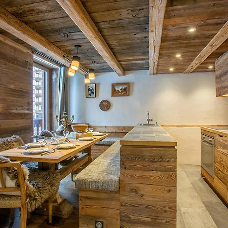 De Prestige Avec Cheminee Au Centre De Val-d'isere, A Proximite Des Pistes Et Commerces - Fr-1-694-205 Apartment Val-d'Isere
