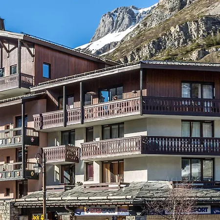 Apartment De Prestige Avec Cheminee Au Centre De Val-d'isere, A Proximite Des Pistes Et Commerces - Fr-1-694-205